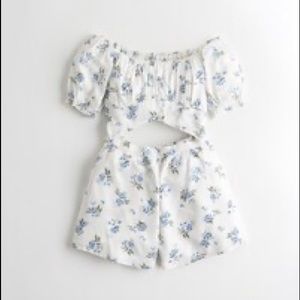 Cut Out Puff Sleeve Romper